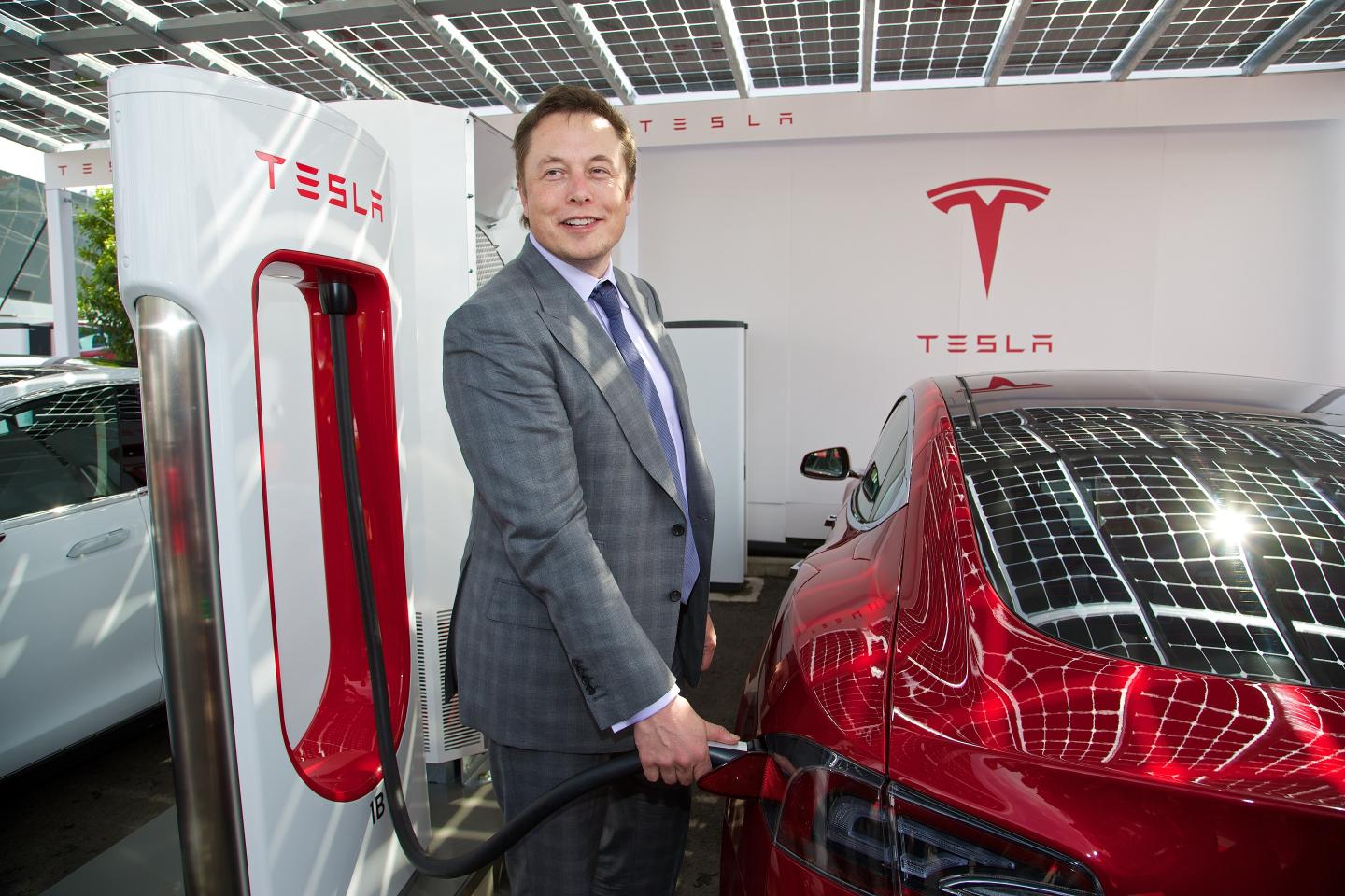 Tesla laisse entendre que sa prochaine gigafactory pourrait être installée au Canada